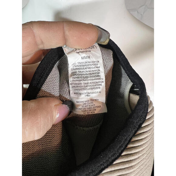 Calvin Klein Ribbed Performance Sports Bra - Picture 5 of 5